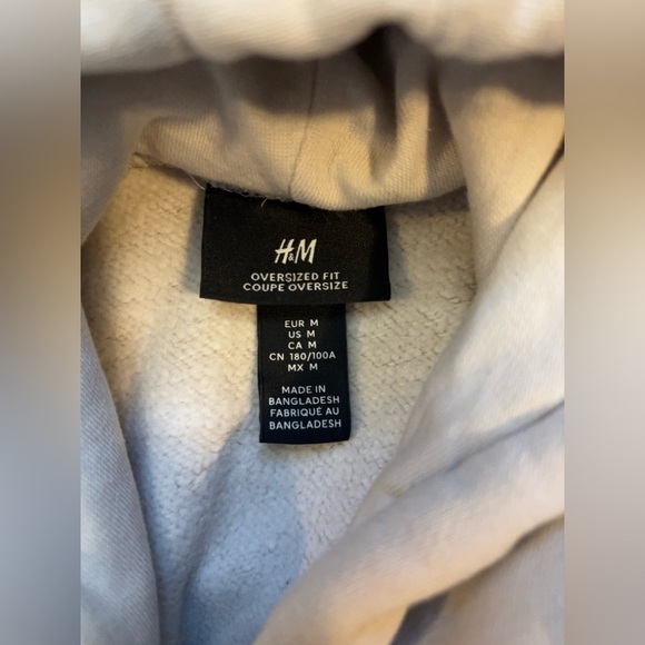 H&M Oversized Fit Sweatshirt - Picture 2 of 3